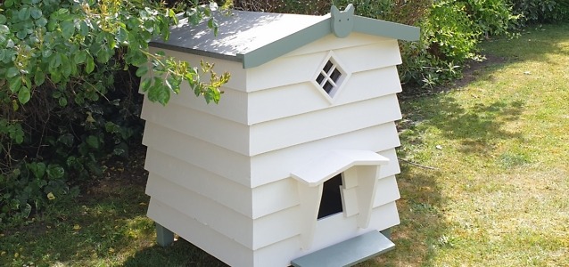The Bee Hive cat house